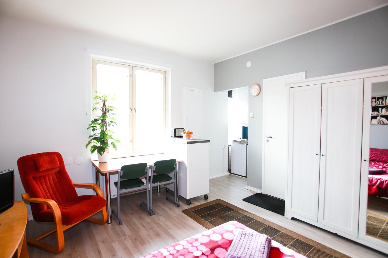Cozy Studio Next To Bus Station Турку Экстерьер фото